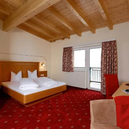 Alp Tiroler Adler Aparthotel 4*