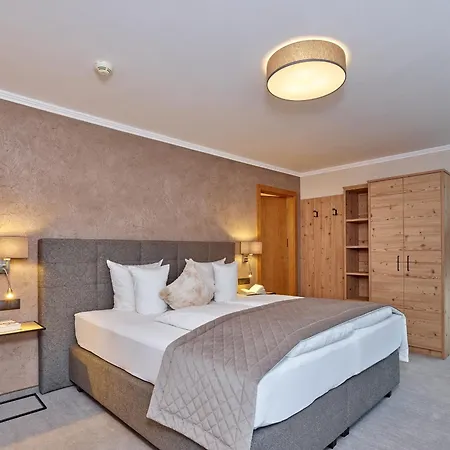 Alp Tiroler Adler Зельден