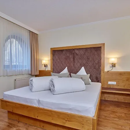 Alp Tiroler Adler Lägenhetshotell 4*