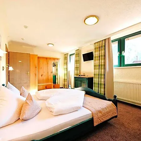 Alp Tiroler Adler Lägenhetshotell 4*