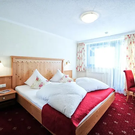 Alp Tiroler Adler Aparthotel 4*