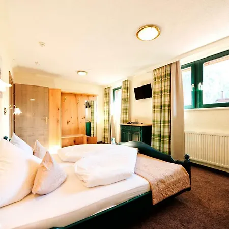 Alp Tiroler Adler Lägenhetshotell 4*
