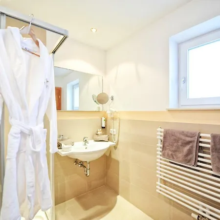 Aparthotel Alp Tiroler Adler 4*