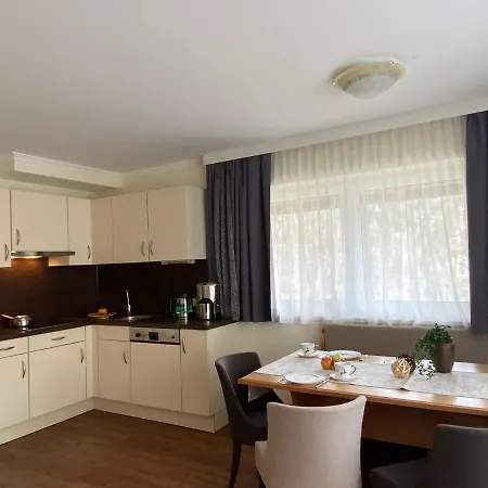 Alp Tiroler Adler Апарт-готель