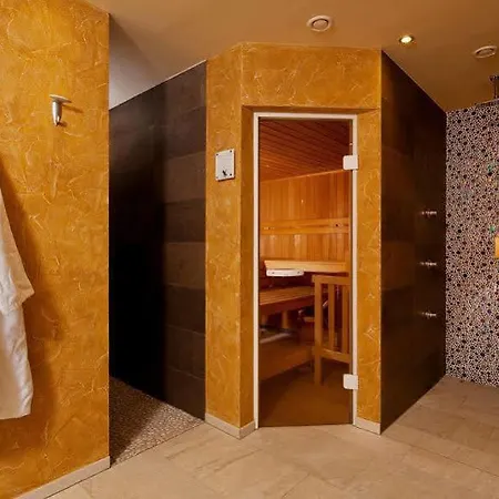 Alp Tiroler Adler Апарт-готель